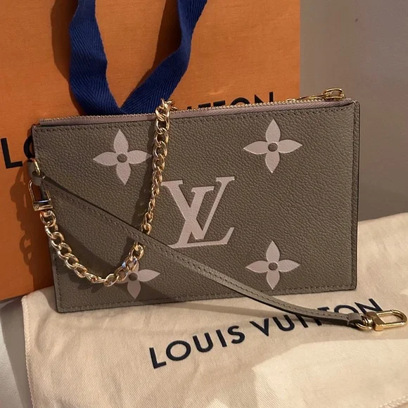 NEW Louis Vuitton GIANT BiColor Wristlet/Pouch/Chain Bag TURTLE DOVE/PASTEL PINK - Picture 6 of 16